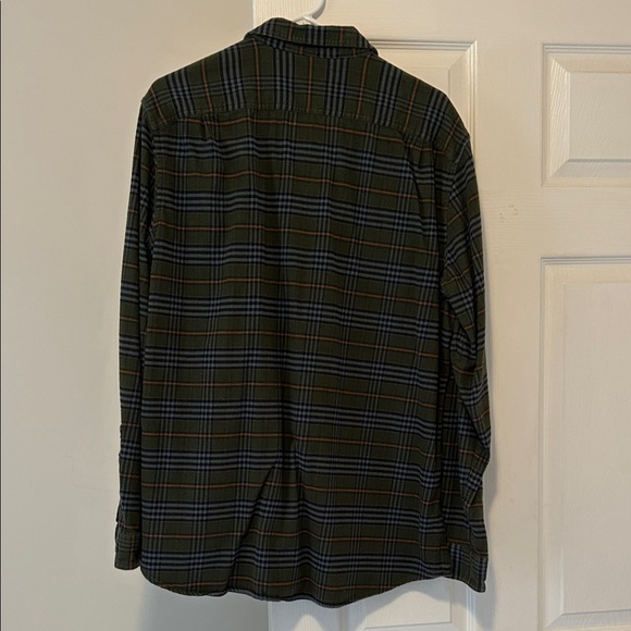 L.L. Bean Men's Green Plaid Button Down Flannel Shirt - Picture 2 of 3